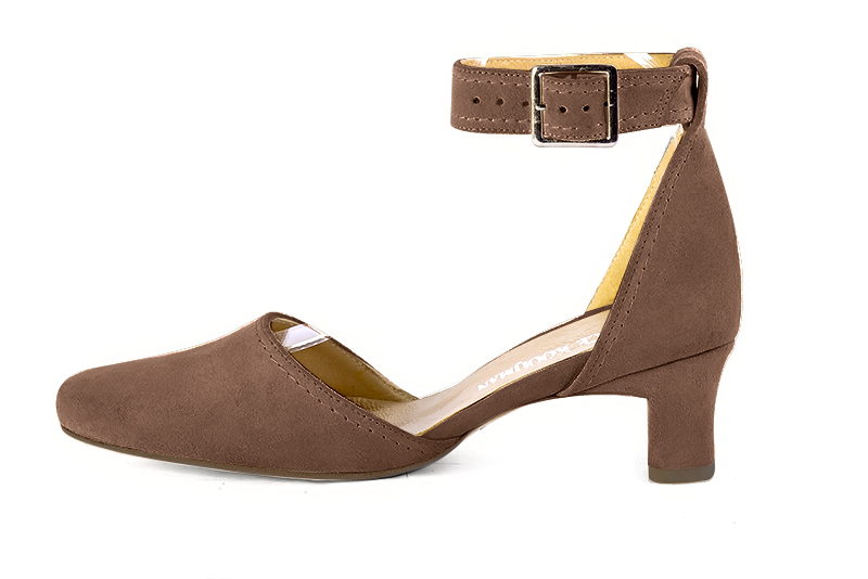 Chocolate brown women's open side shoes, with a strap around the ankle. Round toe. Low kitten heels - Florence KOOIJMAN